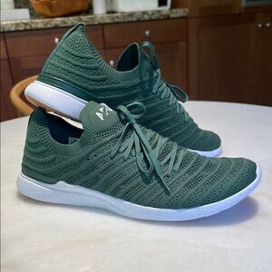 NWT APL Techloom Wave Athletic Shoes size 13